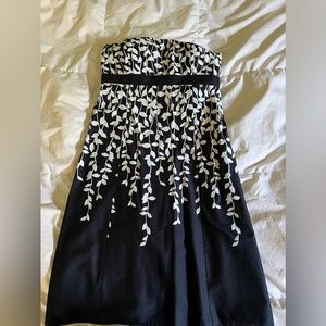Ann Taylor LOFT back and white floral dress